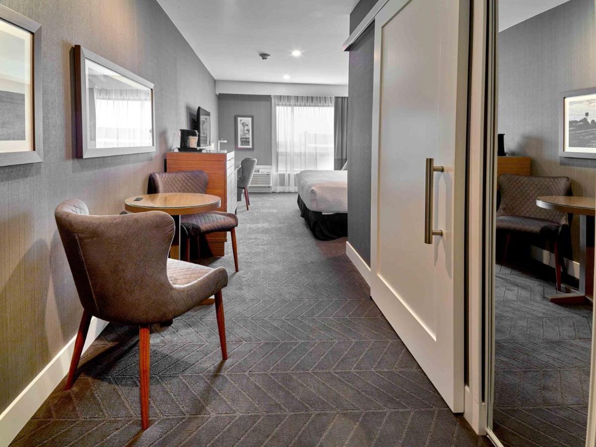 Sandman Signature Plano-Frisco Hotel Exterior photo